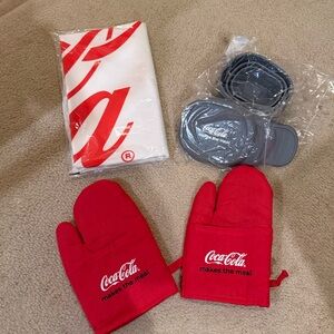 NEW Coca-Cola Red Oven Mitts and Kitchen Set